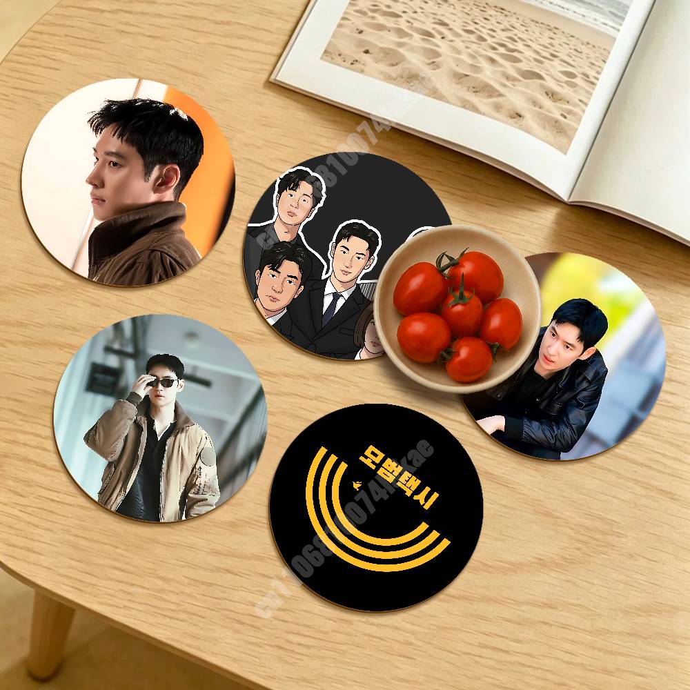 Modern Korean Lifestyle - แก้วน้ำลายซีรีส์เกาหลีเรื่องคนขับแท็กซี่คิมโดกี สำหรับตกแต่งสถานที่ทำงานสไตล์โมเดิร์น แนวคิดการใช้ชีวิตอย่างยั่งยืน