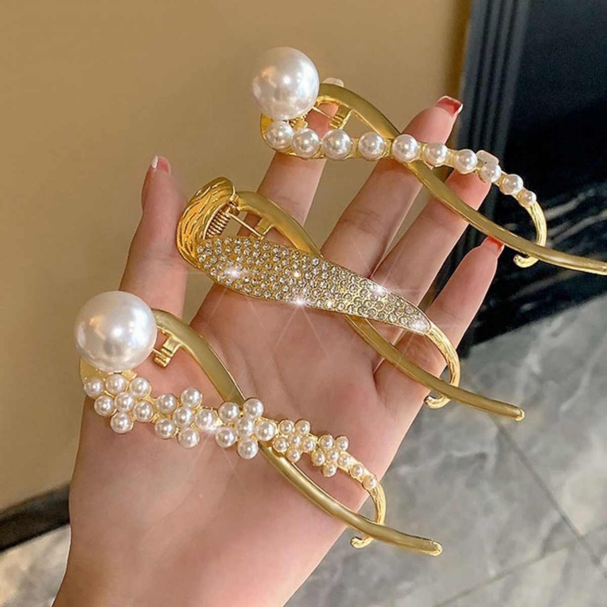 Elegant Glitter ไข่มุกผมคลิปสํ - The Korean Lifestyle บทวิจารณ์และราคา